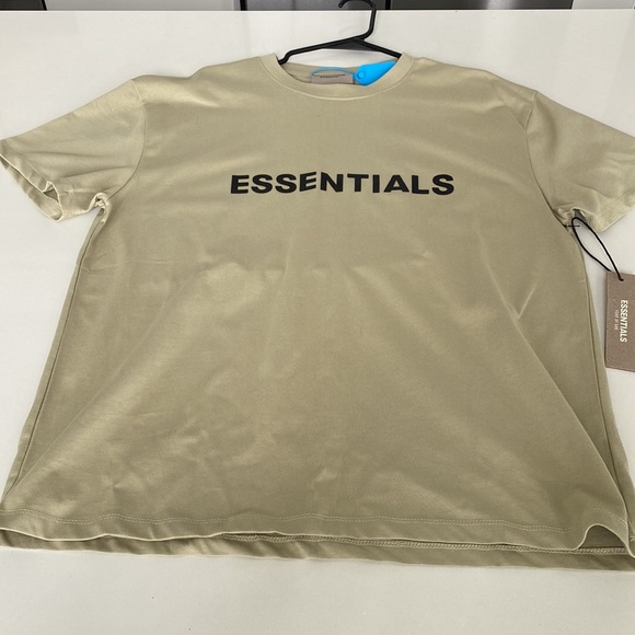 Essentials Oversized Tshirt Size M - Picture 3 of 6